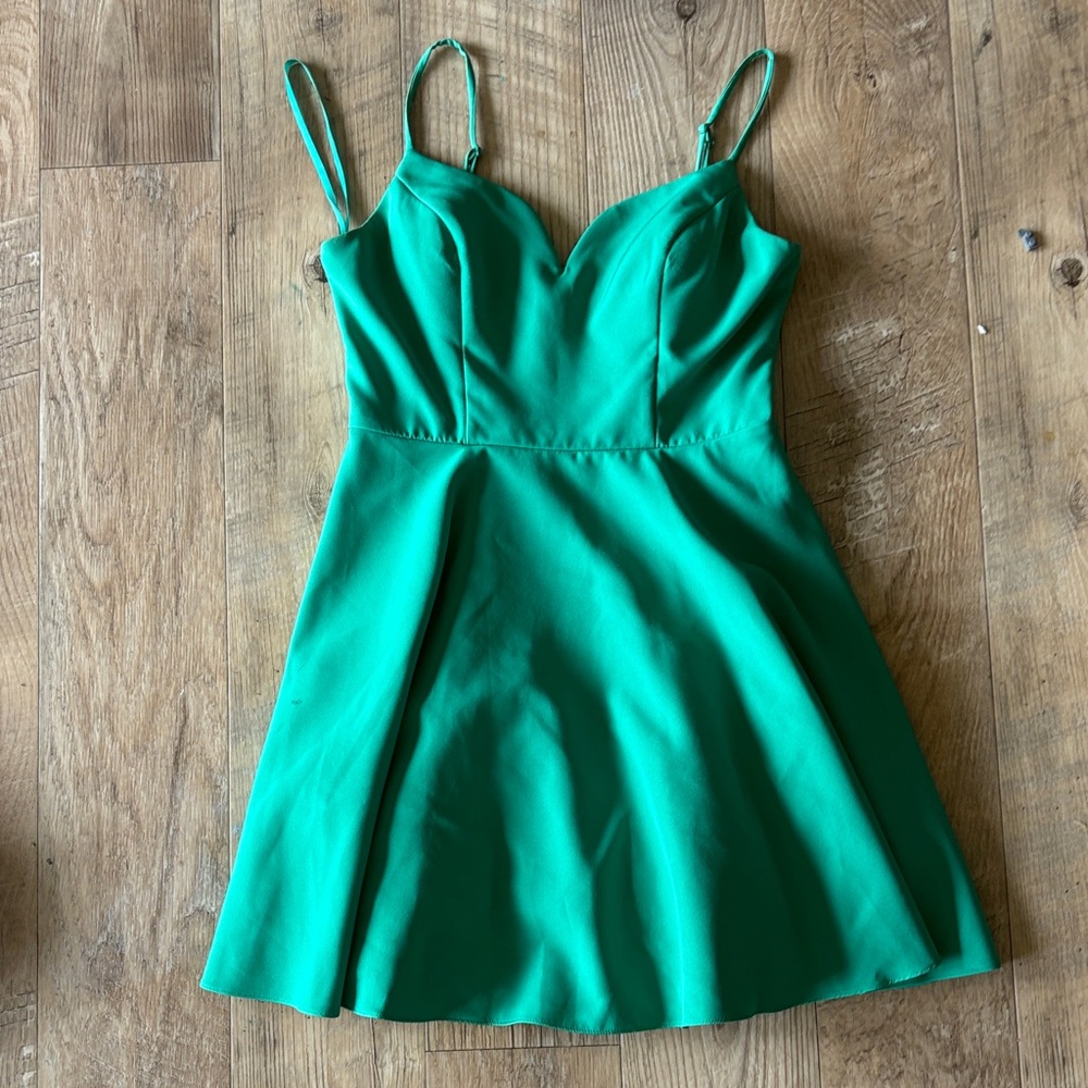 Elegant Green Sleeveless Dress